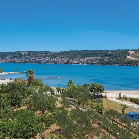 Apartment 3 Bedroom Gorgeous In Trogir