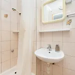 Апартаменты Three-bedroom In Трогир