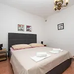 Three-bedroom In * Трогир