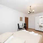 Three-bedroom In Апартаменты Трогир